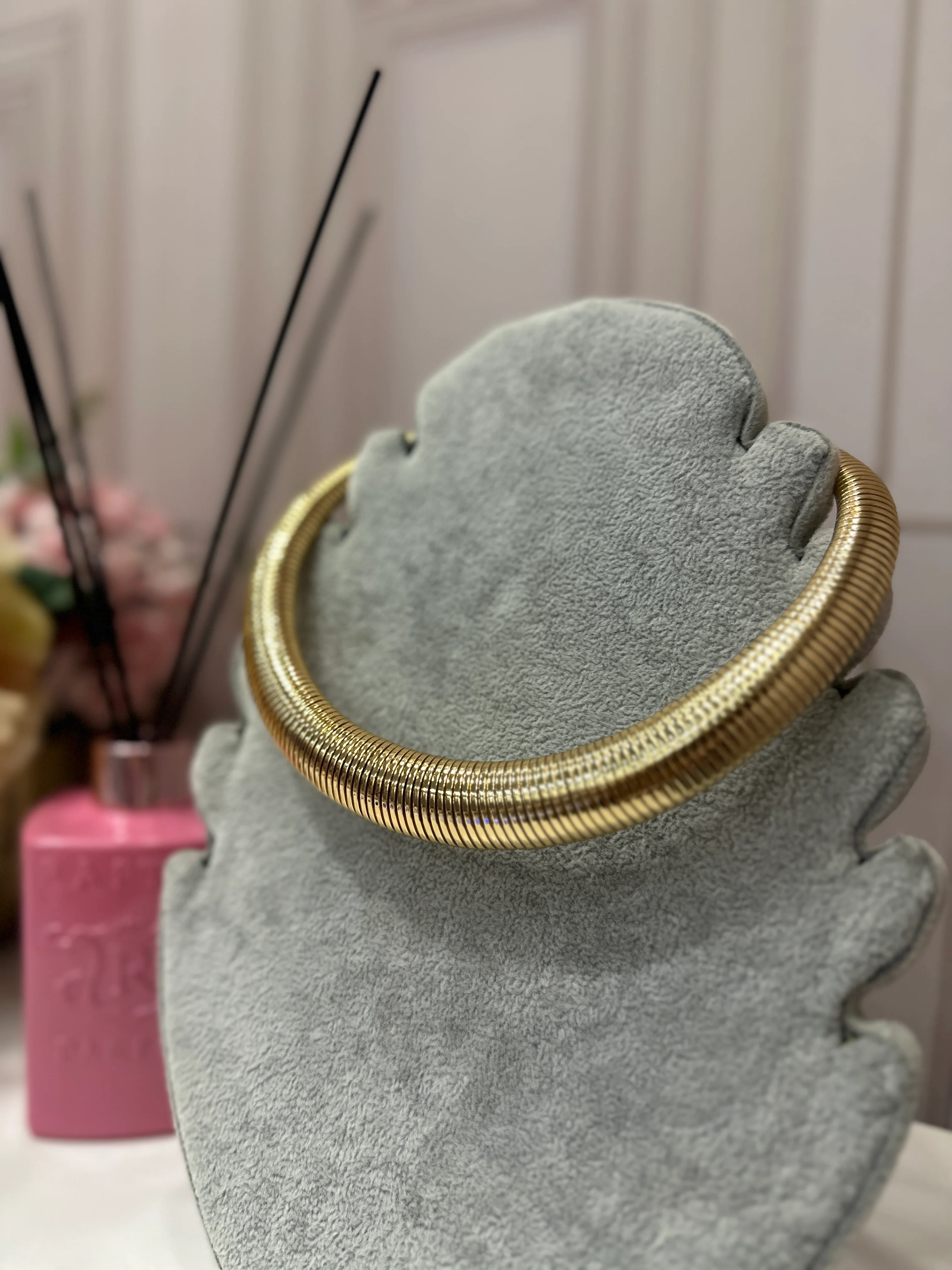 Collana Sharon semirigida