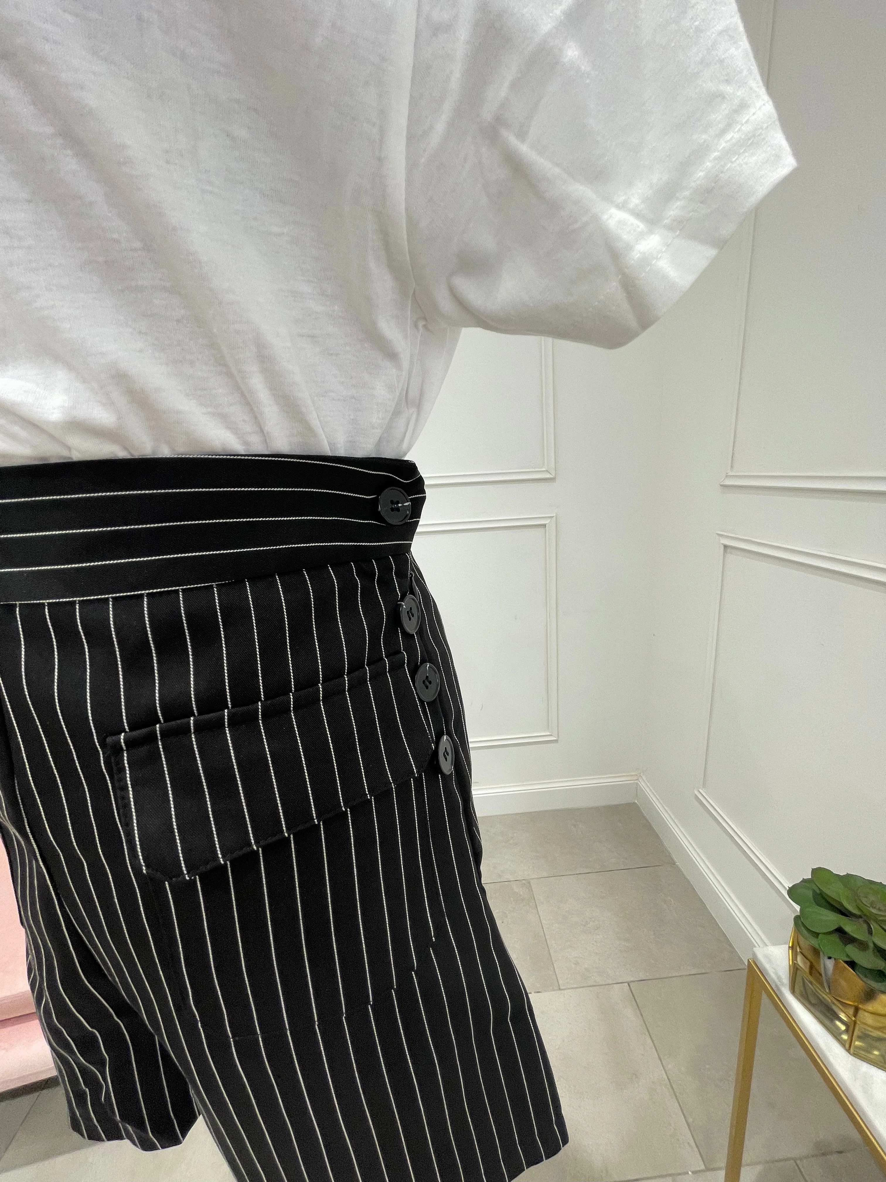 Shorts office - Image 4
