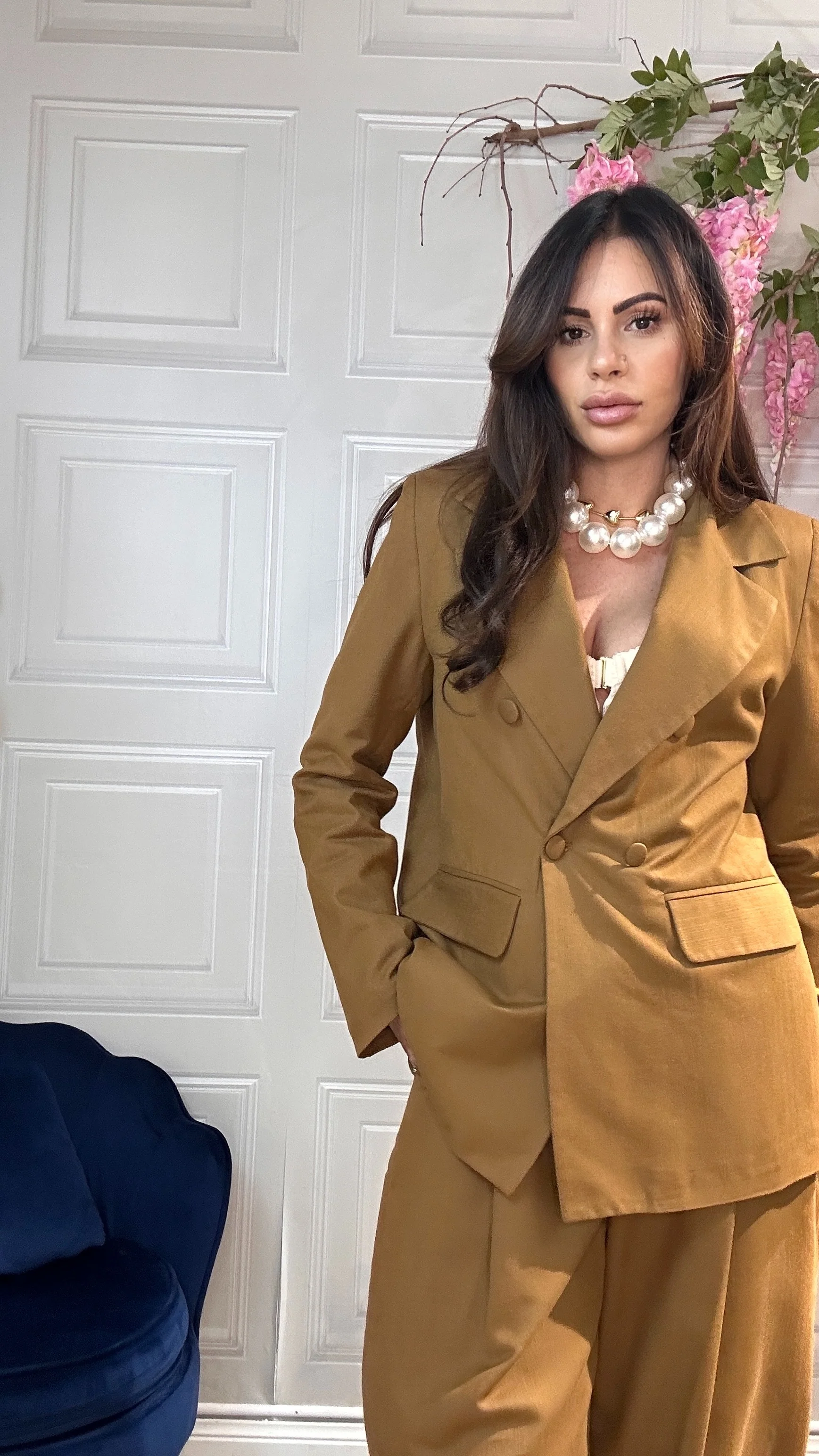Tailleur Iconic Isabel Camel by Made In - Image 6